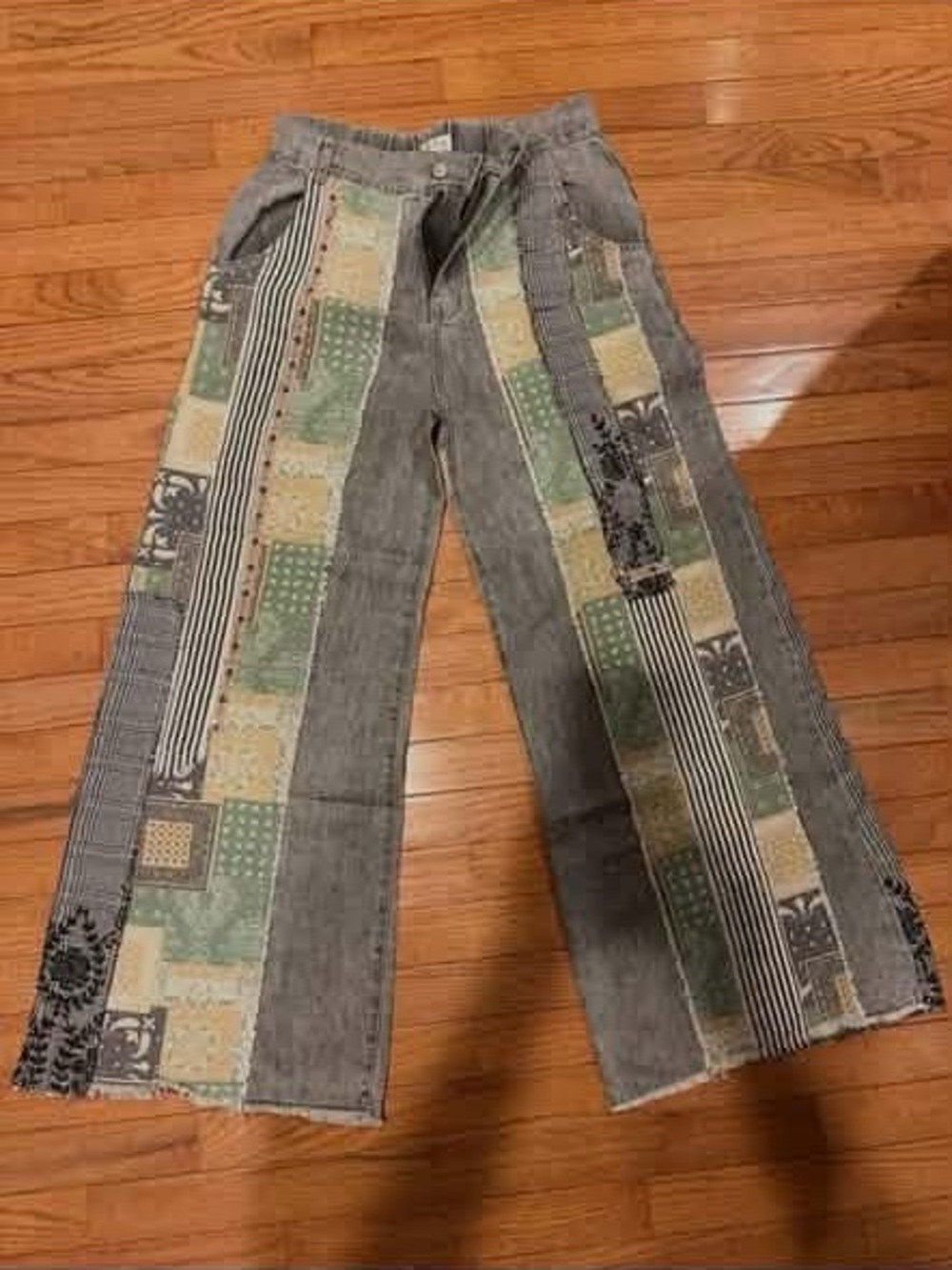 POL Patchwork Gray Wide-Leg Jeans with Green & Cream Panels